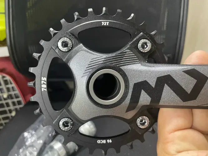 Pé de vela integrado MX sunrace, 175x32. Novo sem uso.