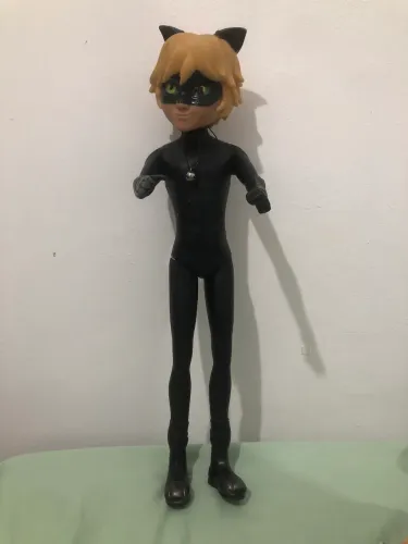 Boneco cat noir ( miraculous)- 45 cm