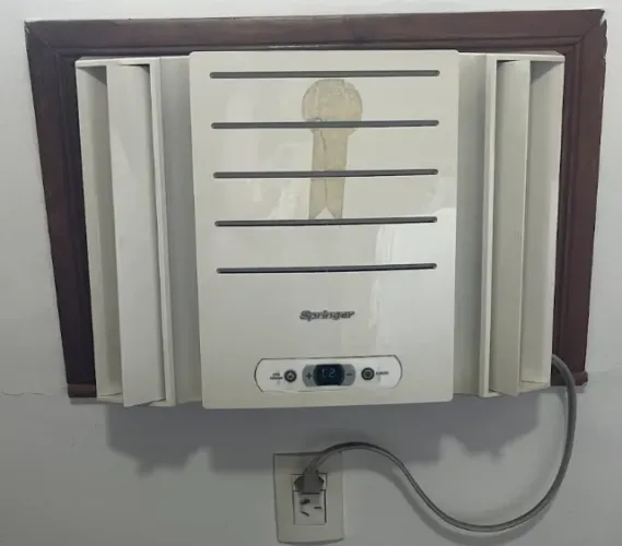 Ar condicionado de  Janela Springer Eletronico 7500 BTU 127v
