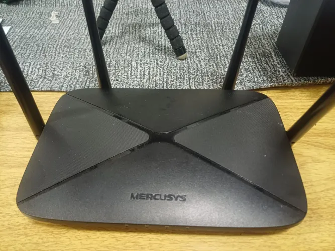 Roteador mercusys  AC12G