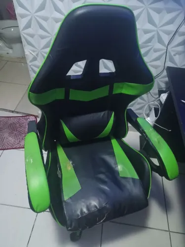 Cadeira gamer usada boa