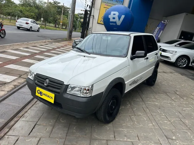 Fiat Uno Mille Celeb. WAY Econ. 1.0 F.flex 4P 2013