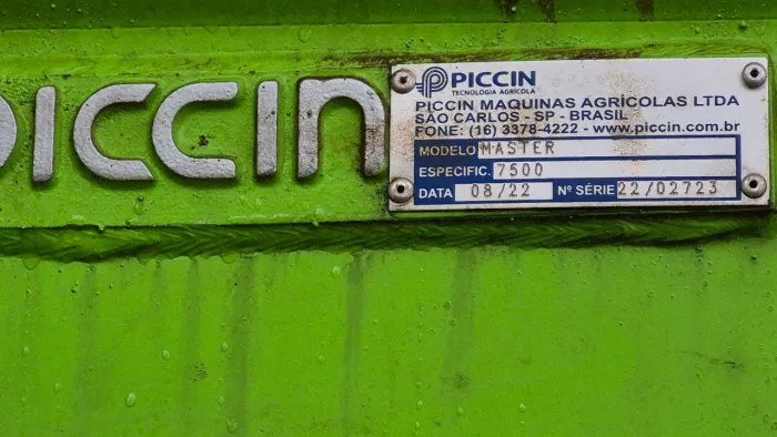 Distribuidor de Calcareo 7500 Piccin usado.