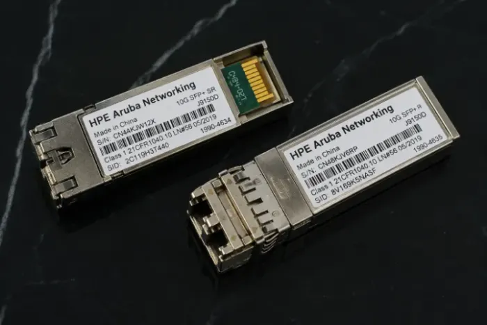 Par de transceptores HPE Aruba Networking 10G SFP+ SR - J9150D