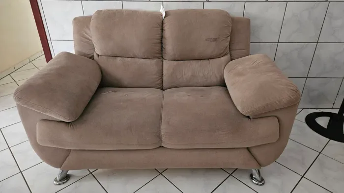 Sofa 2 lugares em suede - Retirar no local - próximo ao iguatemi