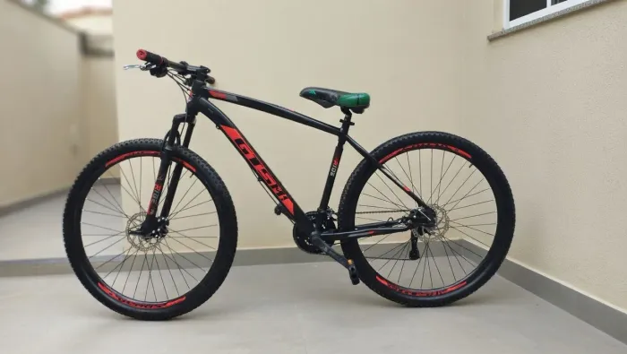 Bicicleta GTSM1 Aro 29 - Pouco usada