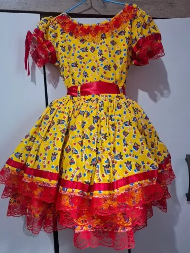 Vendo ou alugo vestido junino