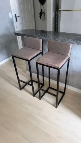 Banqueta alta almofadada