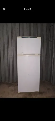 Geladeira cônsul funcionando bem 