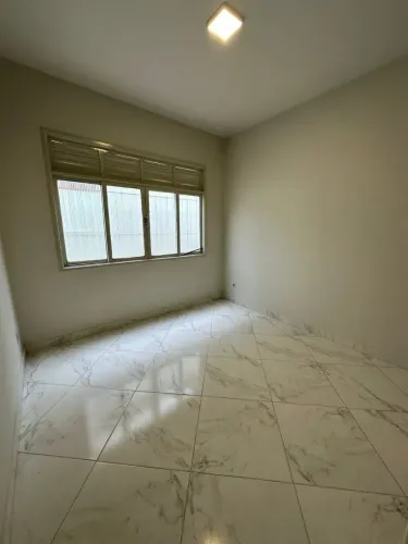 Prédio/Edifício contendo 2 aptos 4 Qts sendo 1 St com quintal