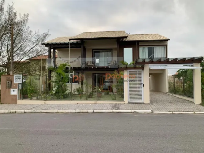 Casa para Venda em Imbituba, Vila Nova, 3 dormitórios, 2 suítes, 4 banheiros, 4 vagas