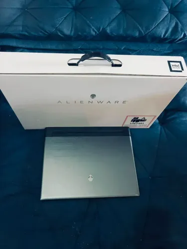 AlienWare Intel® Core Ultra 9 185H<br>Windows 11 Home<br>NVIDIA®