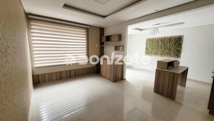 Prédio Comercial à Venda em Vila Assunção, Santo André 8 salas - 2 Vagas e Financiamento