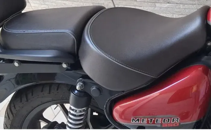Banco do Piloto e Banco do Carona Meteor 350 Royal Enfield 2023/2024.