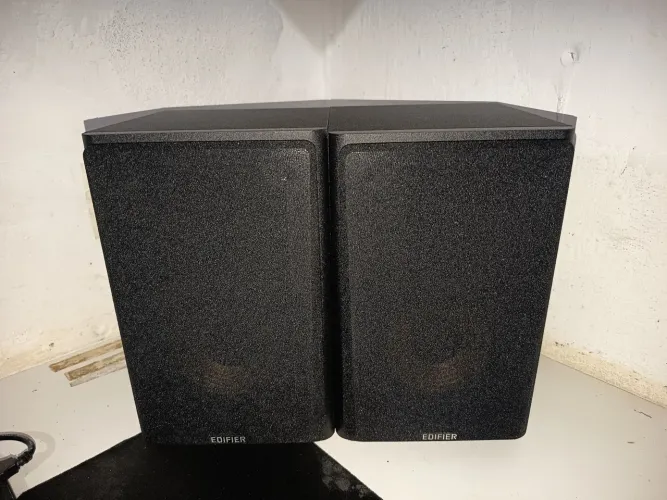 Monitor de referência Edifier R1000T4