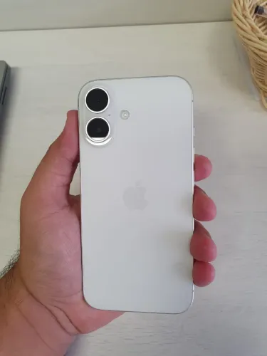 iPhone 16