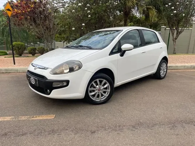 Fiat Punto Attractive 1.4 Fire Flex 8V 5P 2014