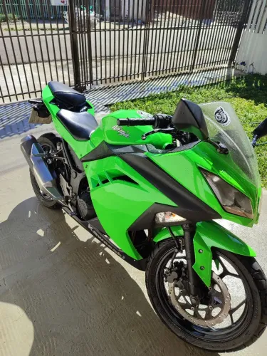 Kawasaki ninja 300
