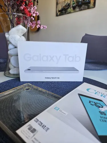 Tablet Galaxy Tab A A7 Lite SM-T220 8.7" 32GB prateado 3GB de memoria RAM