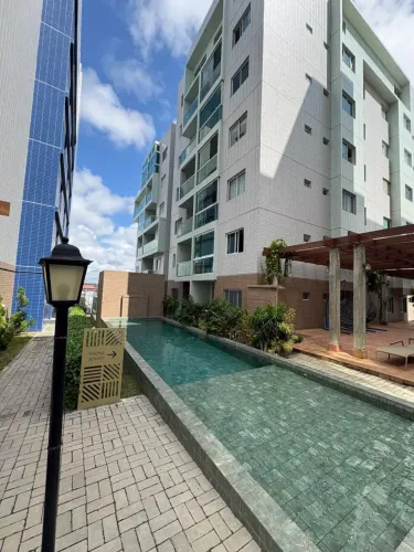 Alugo apartamento no Altiplano Cabo Branco com 3 quartos, possui área de lazer completa