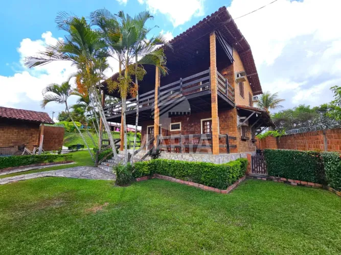 Casa dentro condomínio para venda em Gravatá/PE, com 04 quartos!