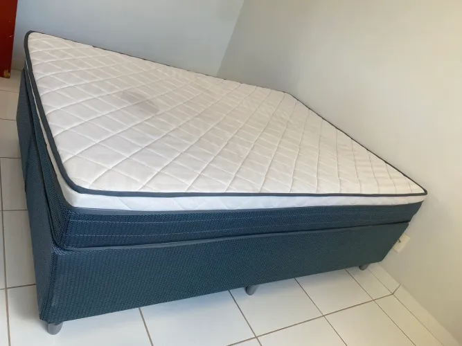 Vendo Cama Box Casal 