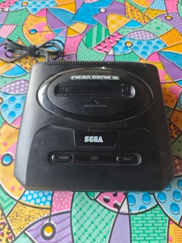 Mega Drive III (Console + controle + cartucho + cabo de vídeo)
