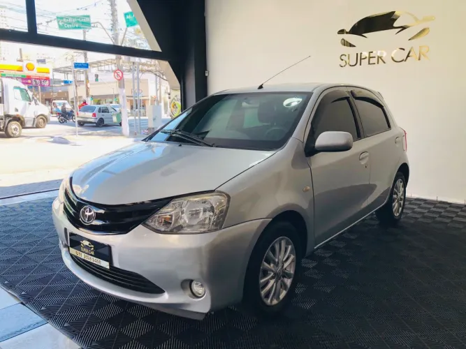 Toyota Etios XLS 1.5 Flex 16V 5P Mec. 2013