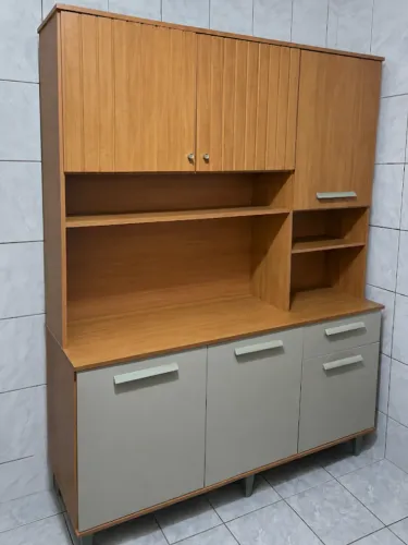 Armário de cozinha seminovo