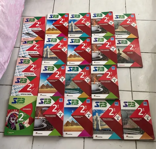 Livros 2º ano médio sistema Farias Brito 