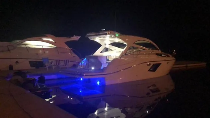 Lancha Infinity 370- (37 pés) - Ñ e NX/Focker/Phantom/FS/Armati/Solara