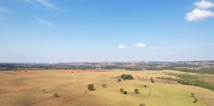 Vende-se Área de 28 alqueires em Goiânia- Go