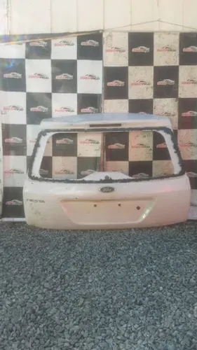 Tampa Traseira Ford Fiesta 2004 branca