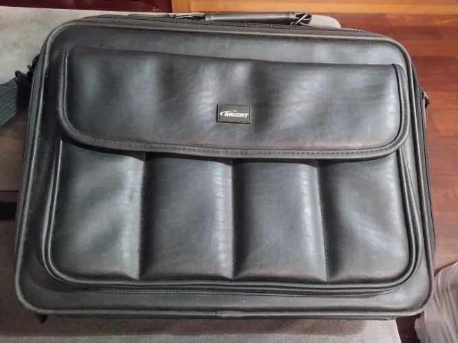 Bolsa Executiva Preta de Couro