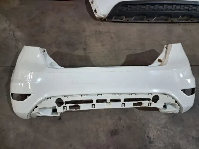 Para choque Traseiro Ford Fiesta 2014