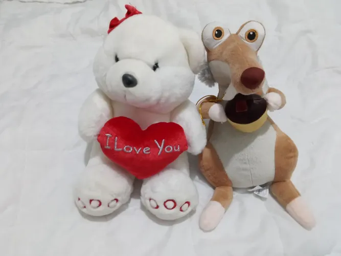 Pelúcias fofas - Urso com Coração e Scrat da Era do Gelo!