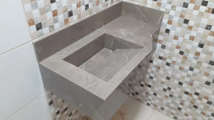Cuba esculpida em porcelanato