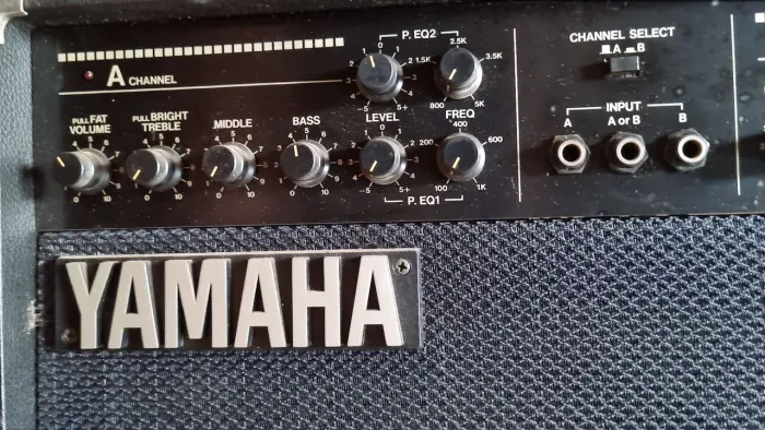 Amplificador Yamaha VR 6000 - 100 Watt