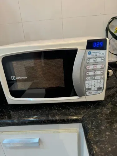 Micro-ondas Electrolux 20 Litros - Semi Novo