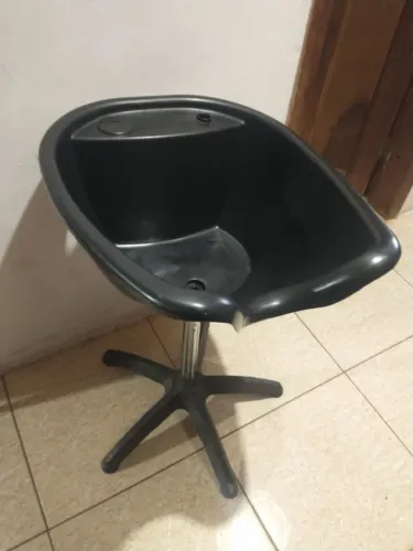 Lavatório com chuveiro