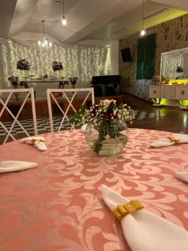 Toalha de mesa brocada