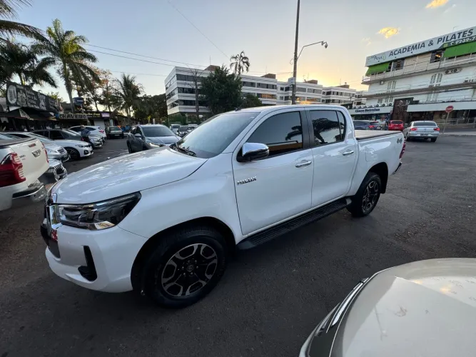 Toyota Hilux CD SRV 4X4 2.8 TDI Diesel Aut. 2025
