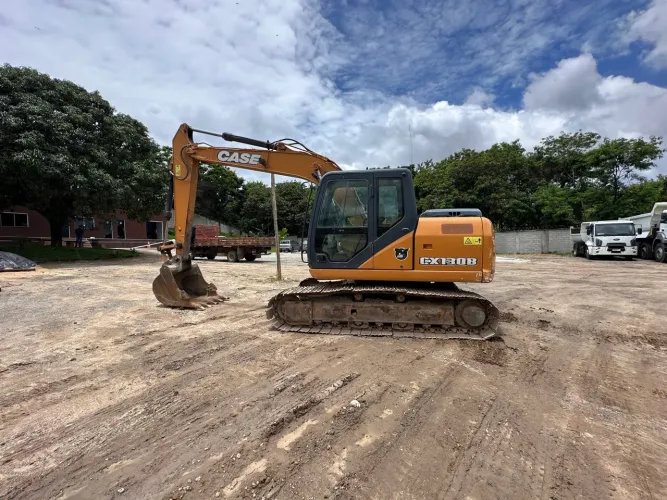 Escavadeira Case CX130B 2013 