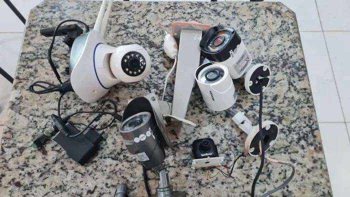 Câmeras de segurança diversas