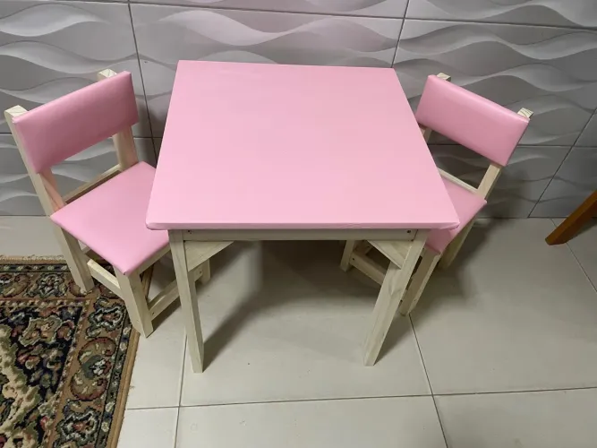 Mesa para criança até 6 anos