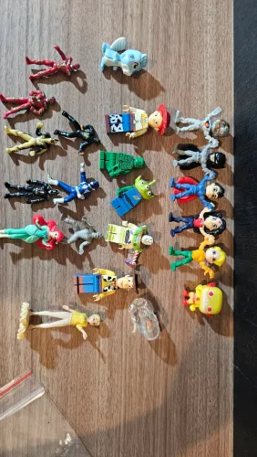 Lote bonecos DC Disney e outros