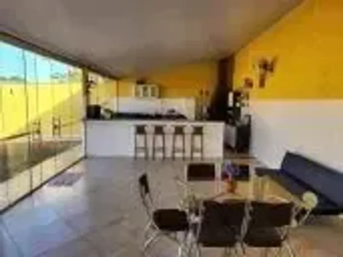 Excelente casa no Condomínio Mônaco no Incra 9 com 3 Quartos sendo 2 suítes.