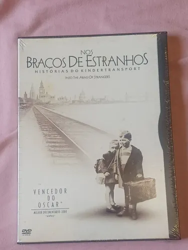 DVD Nos braços de estranhos (lacrado)