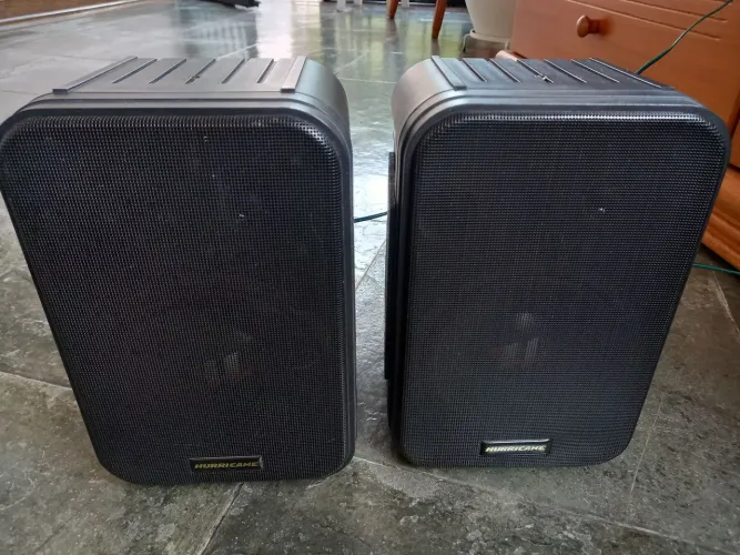 HURRICANE  KIT CAIXAS  DE SOM 300 WATTS 