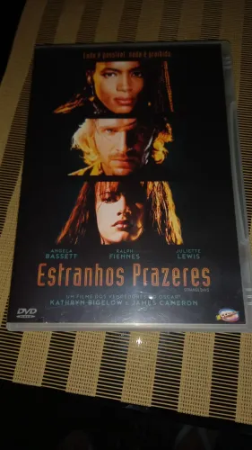DVD Estranhos Prazeres